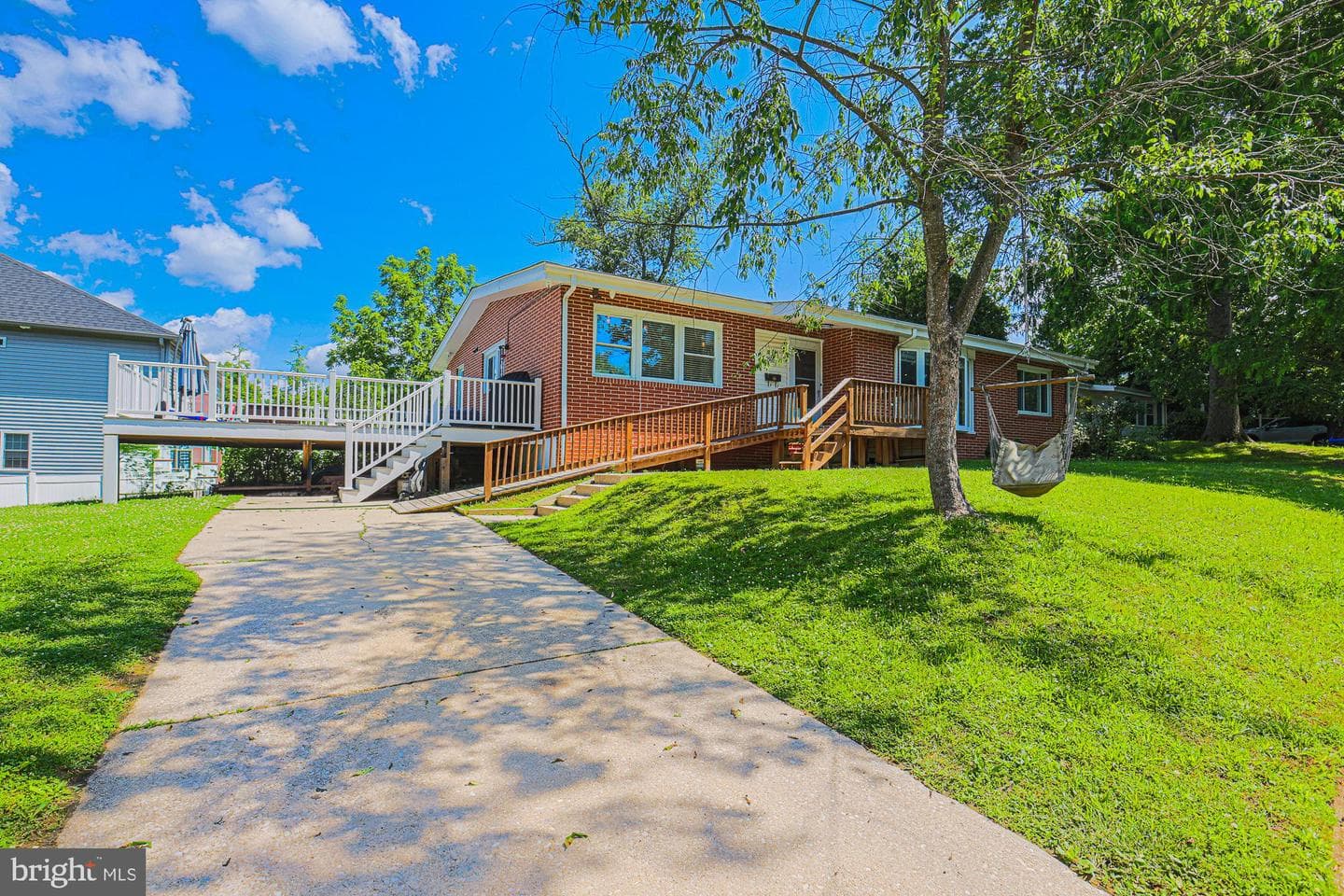 2906 Oakton Court photo 1