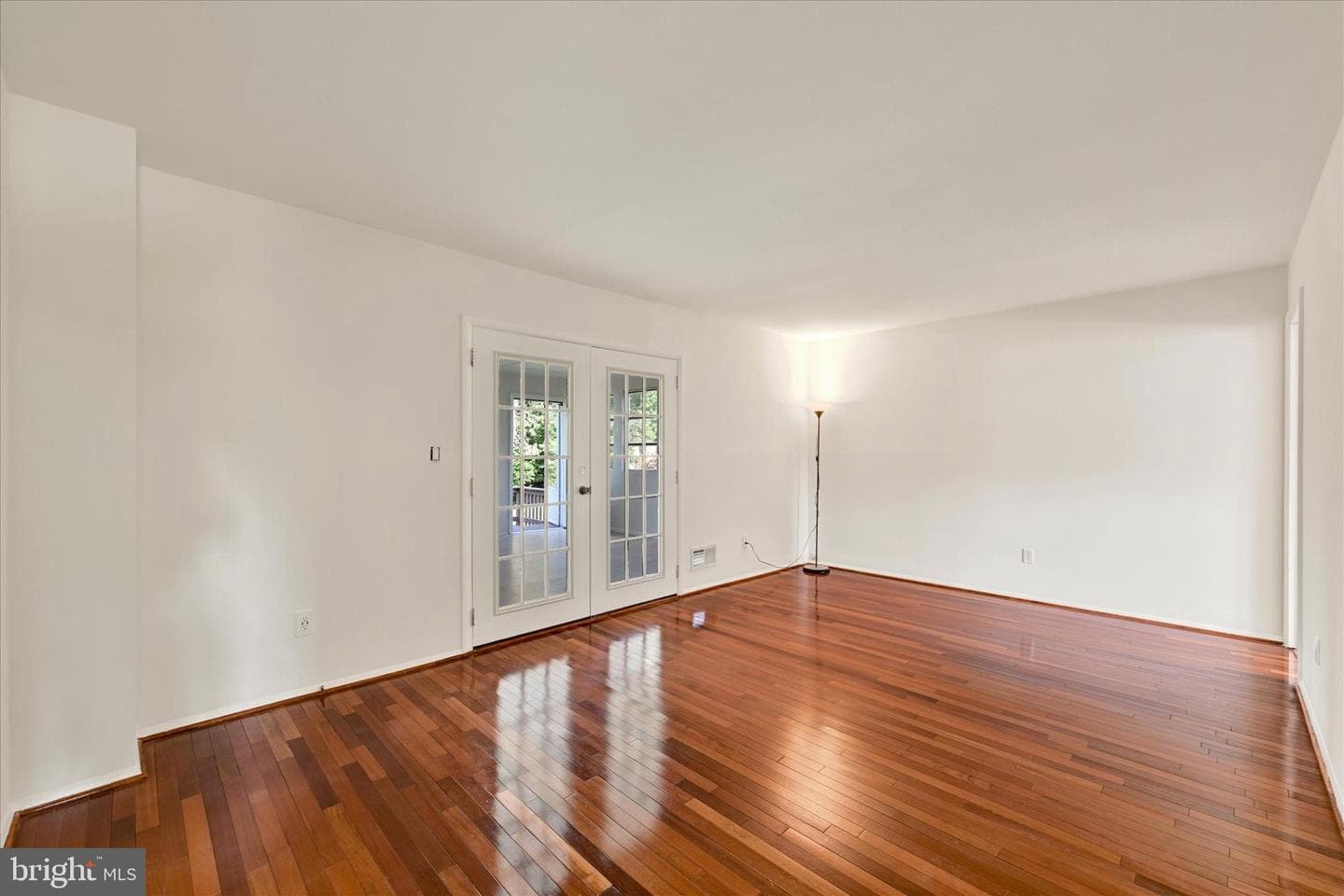 127 W Chestnut Hill Lane photo 16