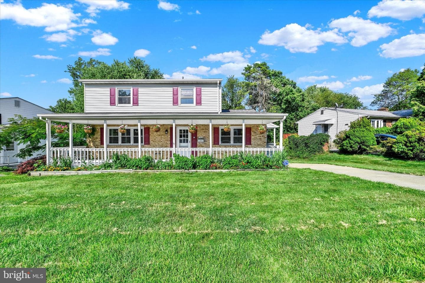 127 W Chestnut Hill Lane photo 3