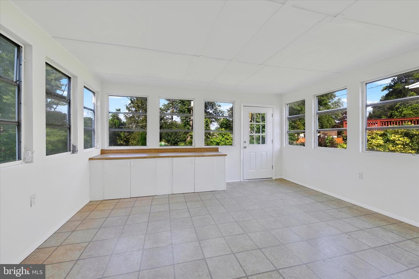 127 W Chestnut Hill Lane photo 32