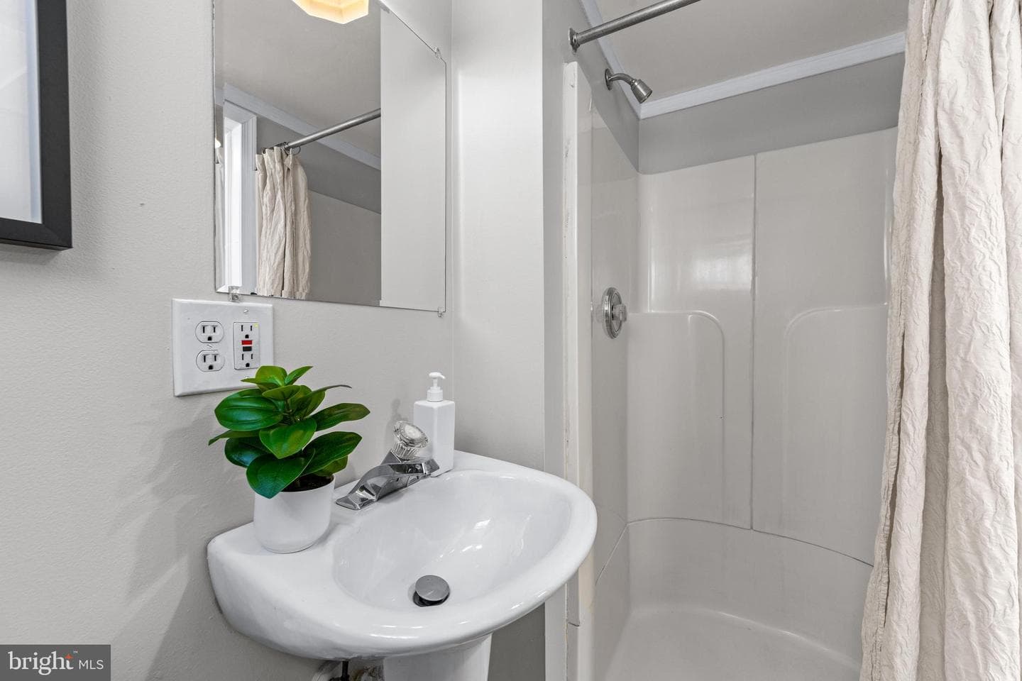 313 Greenlow Road photo 34