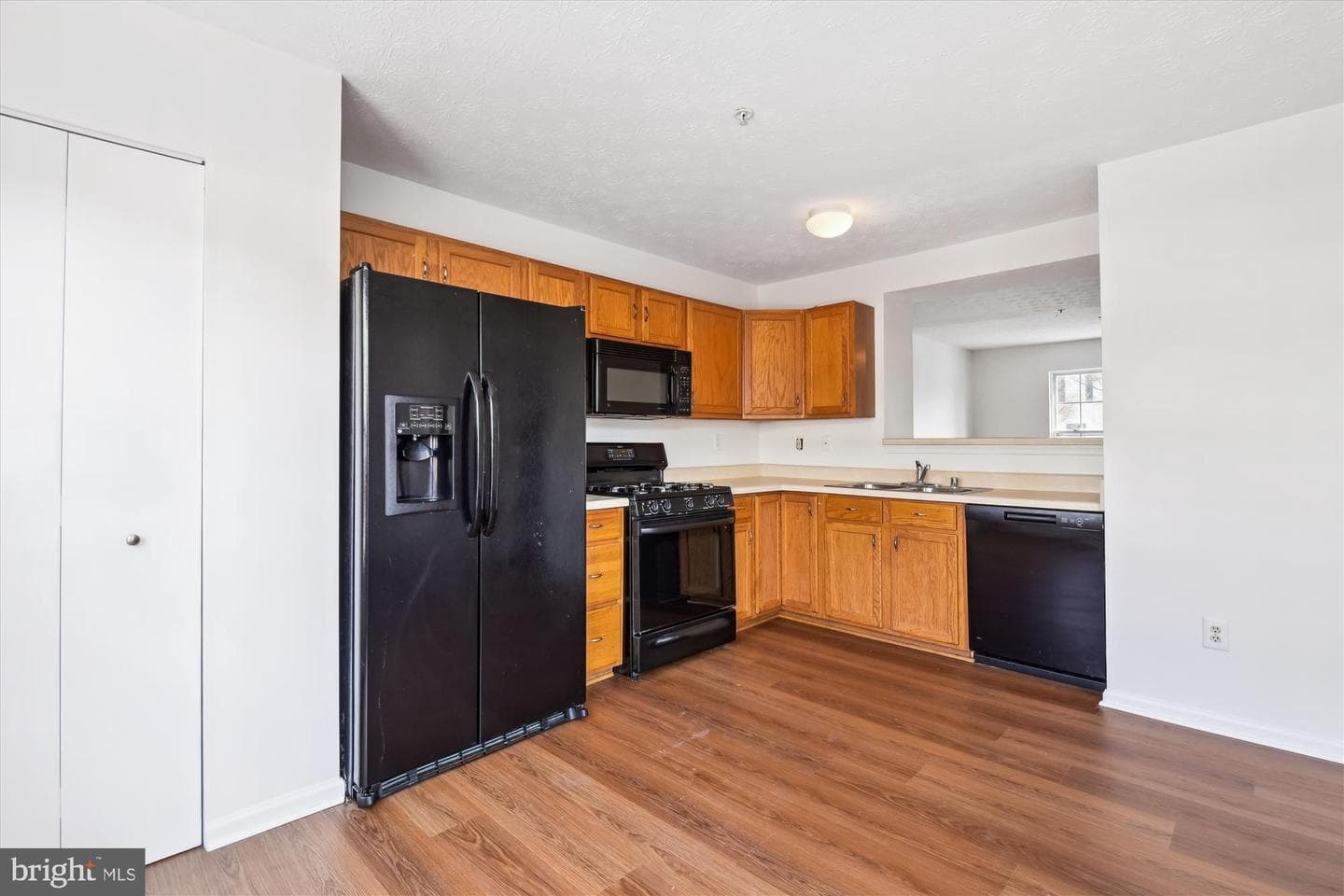 7504 Stones Throw Court photo 11