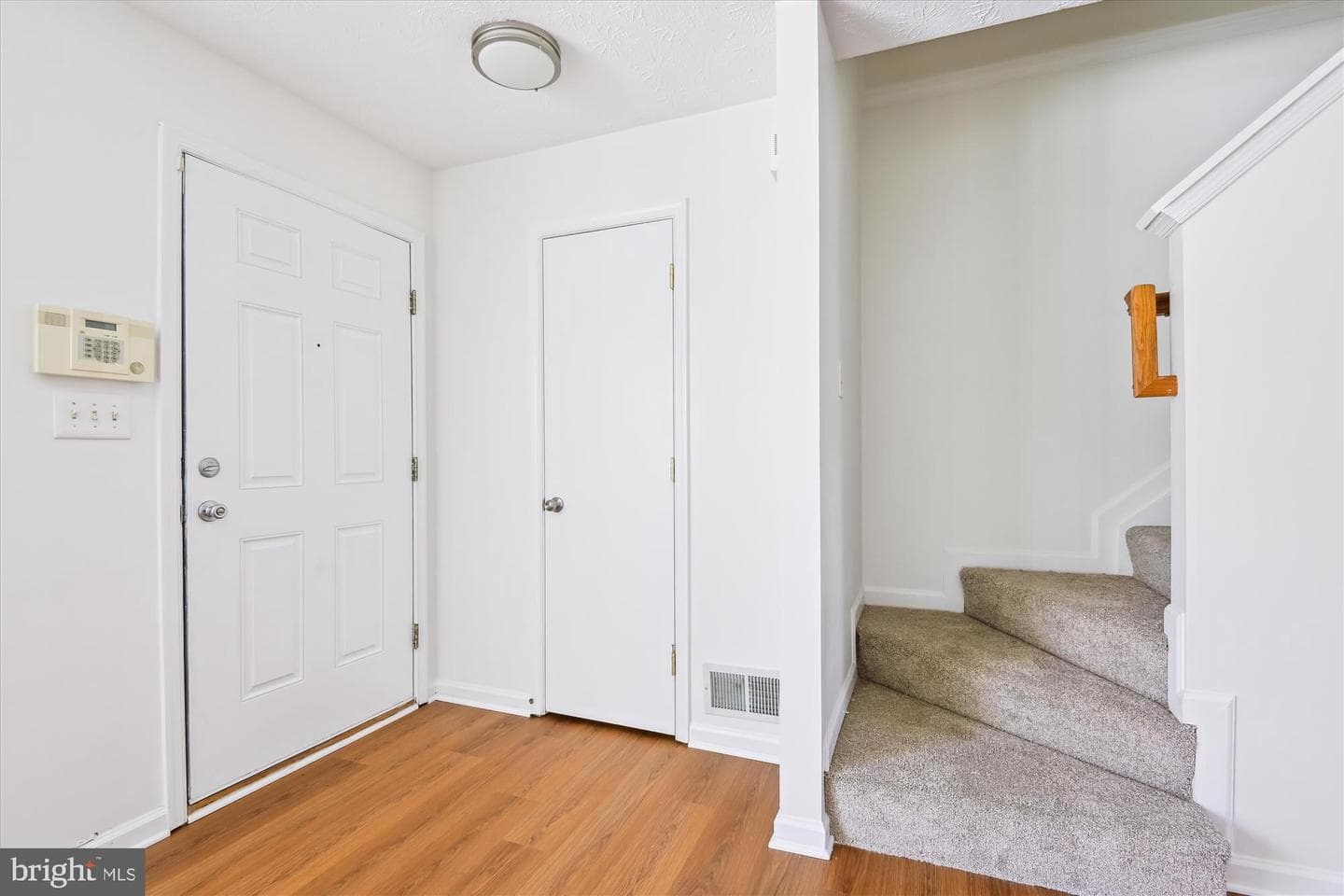 7504 Stones Throw Court photo 3