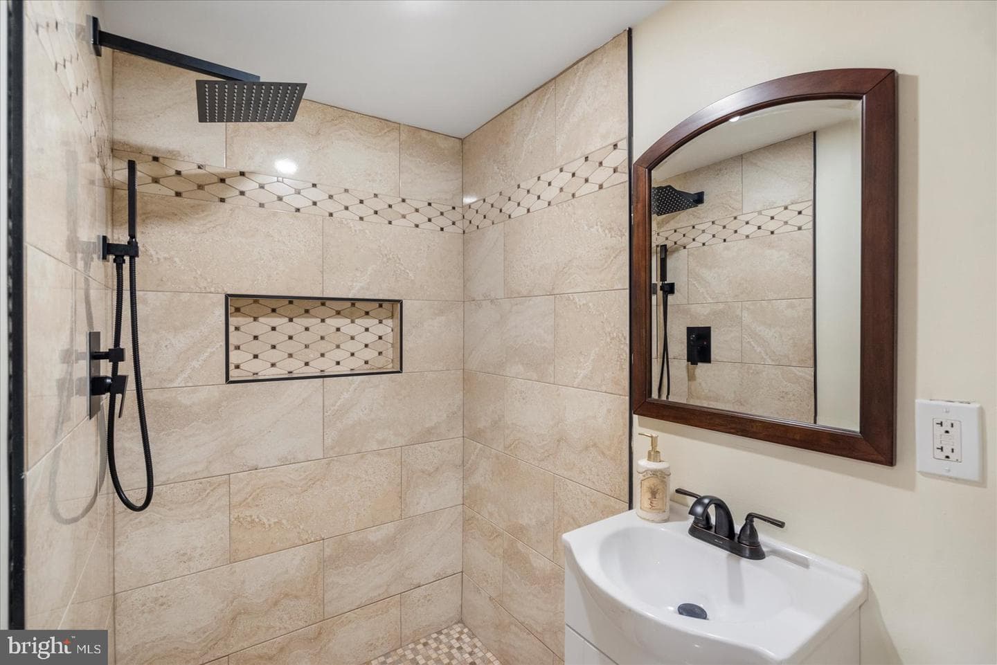 7932 Kavanagh Road photo 24