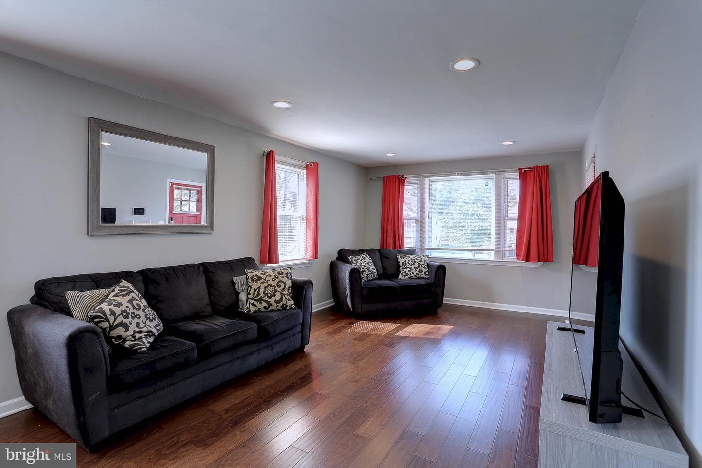 3320 Woodside photo 17