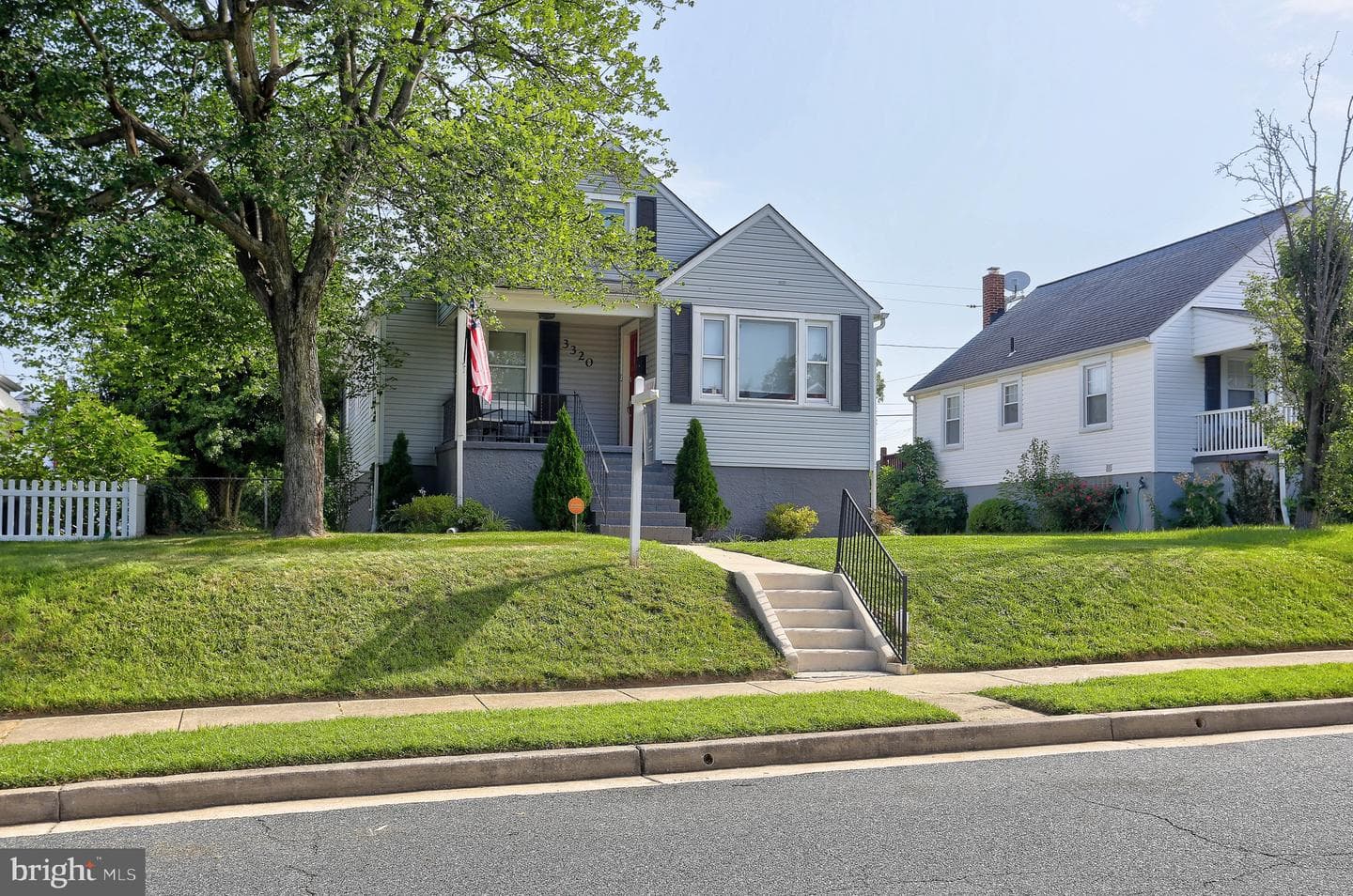 3320 Woodside photo 2