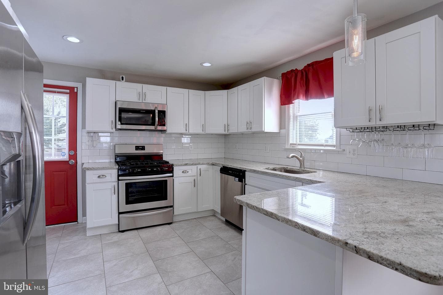 3320 Woodside photo 20