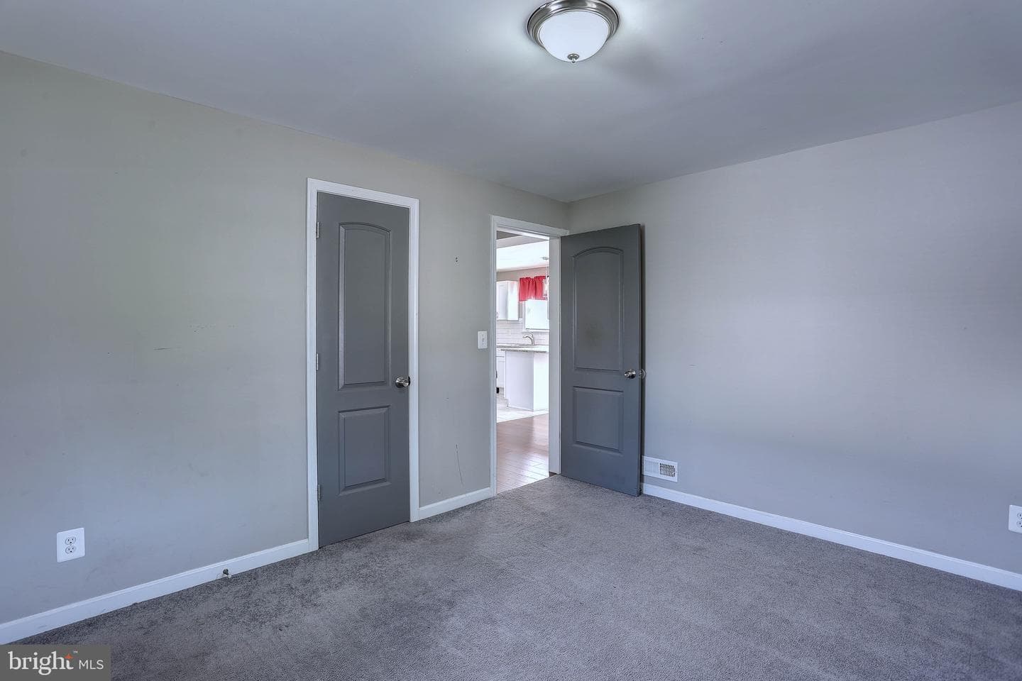 3320 Woodside photo 25