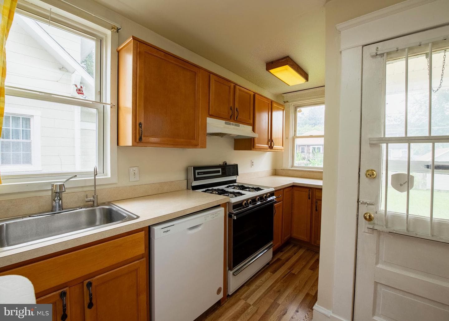 10 Hawthorne Avenue photo 5