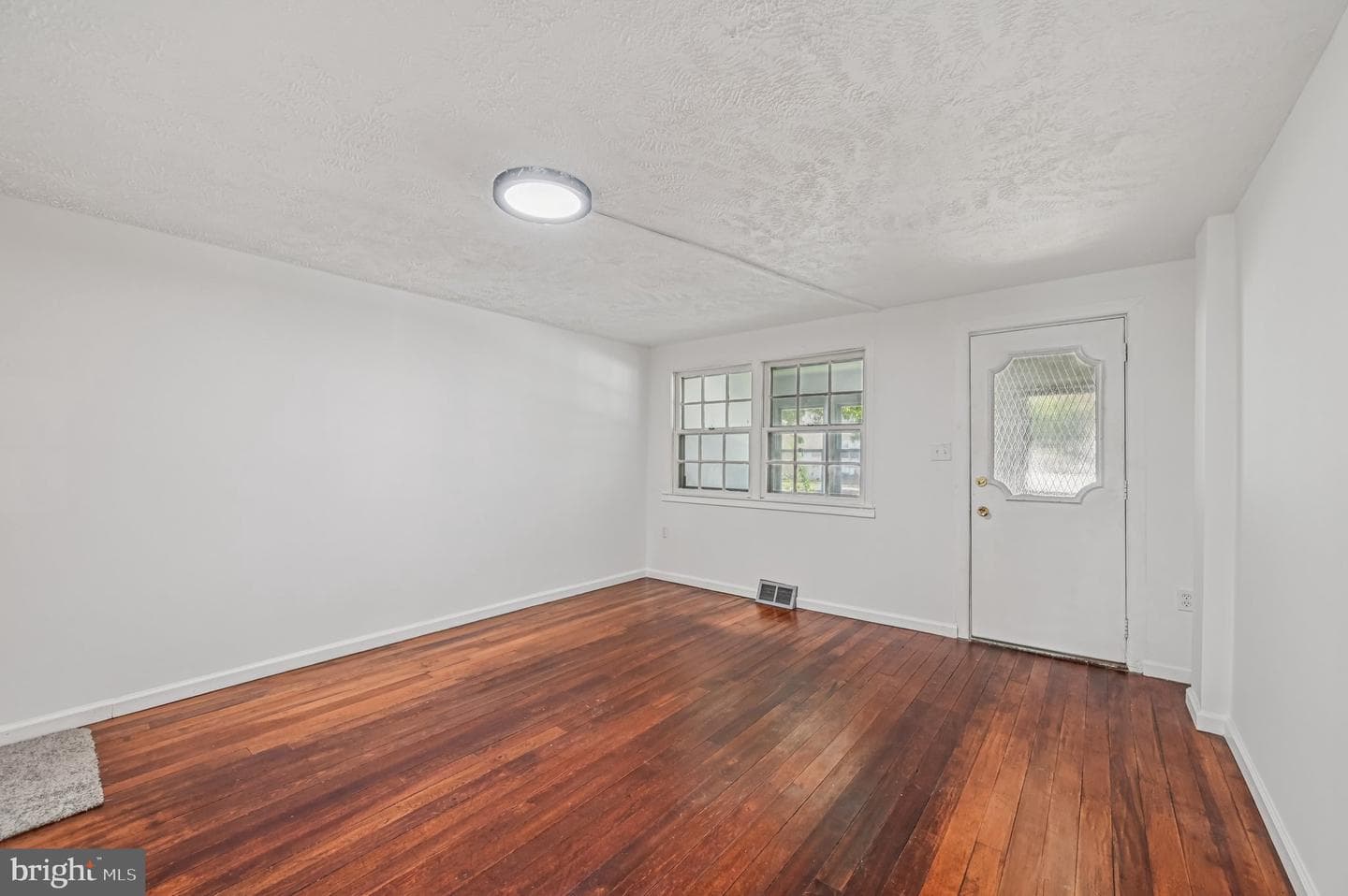 414 Avondale Road photo 10
