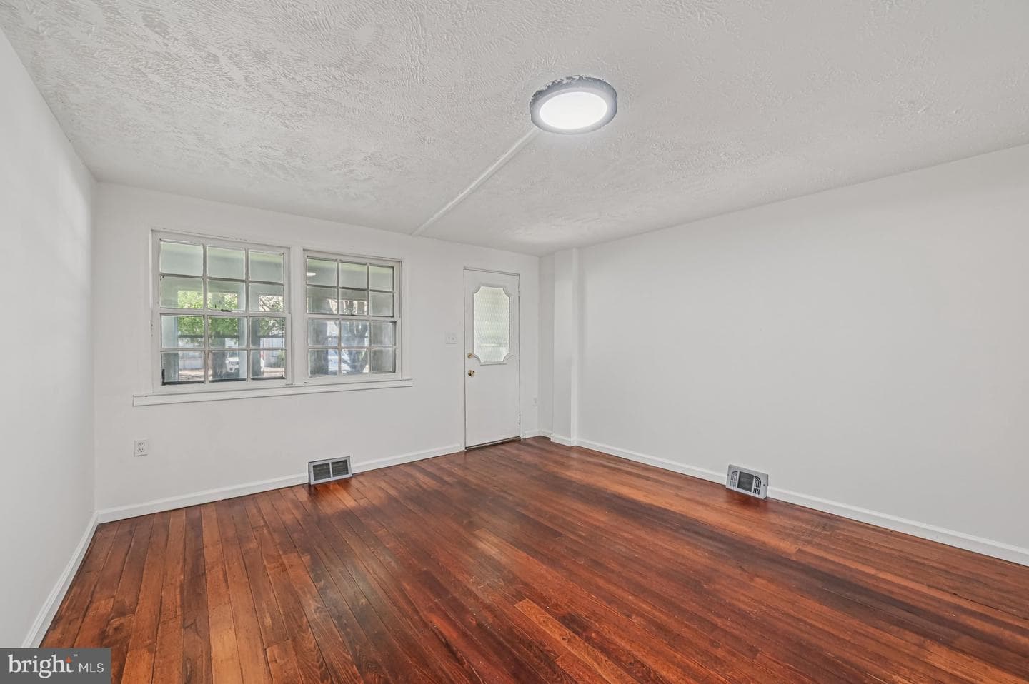 414 Avondale Road photo 11