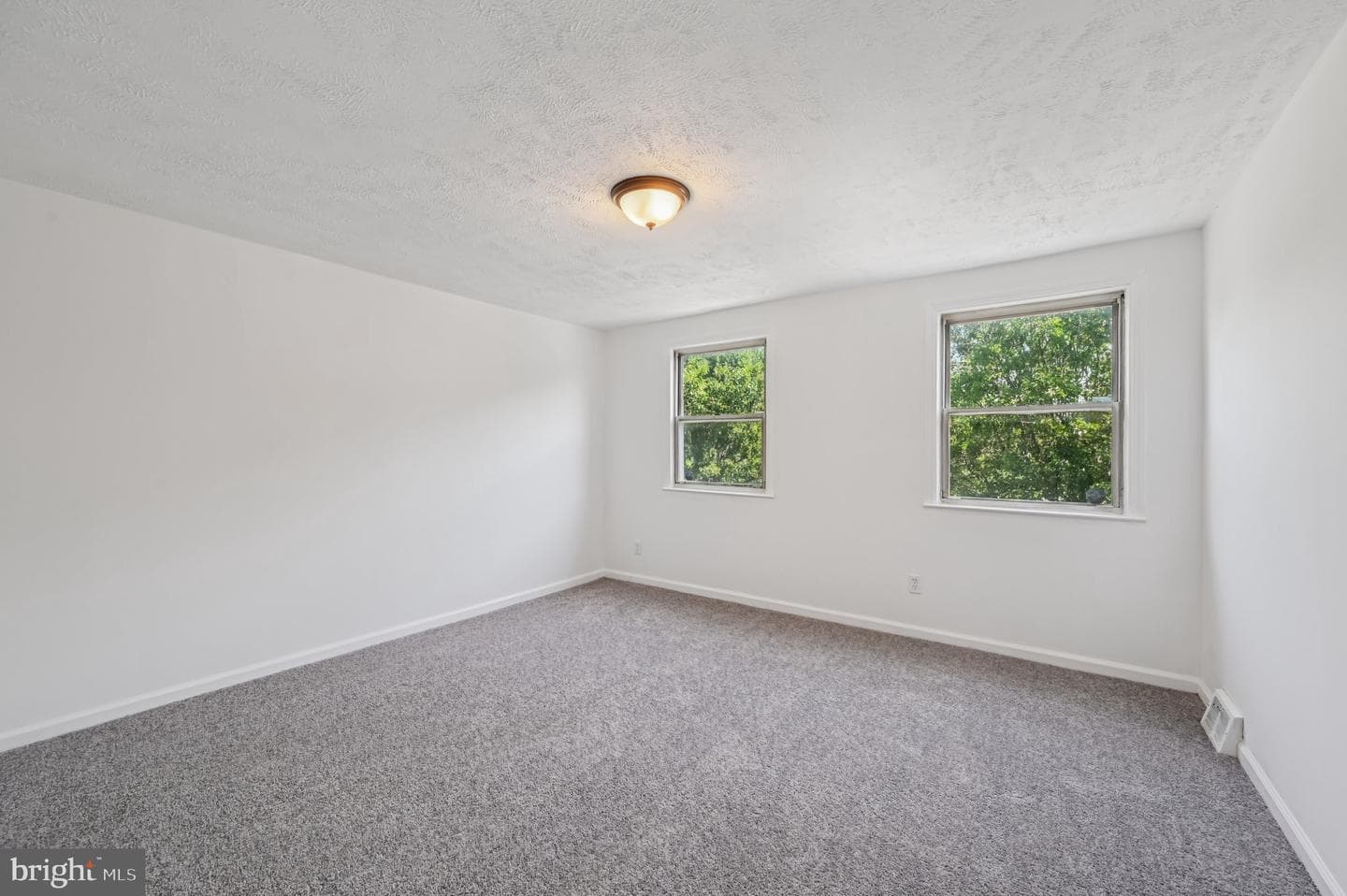 414 Avondale Road photo 16