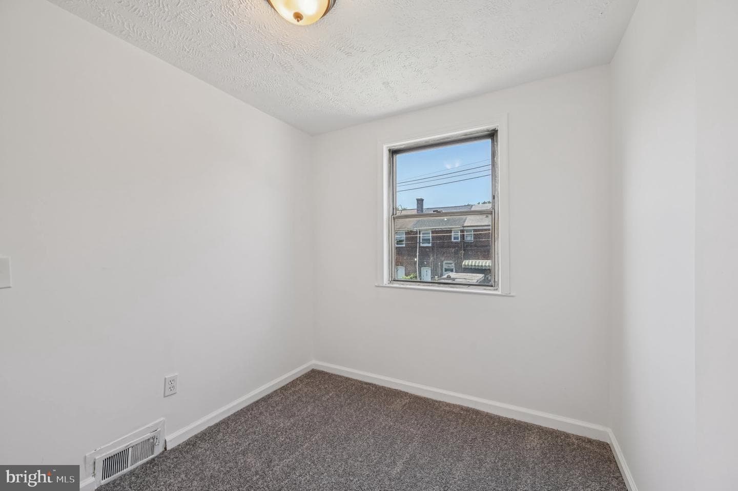 414 Avondale Road photo 21