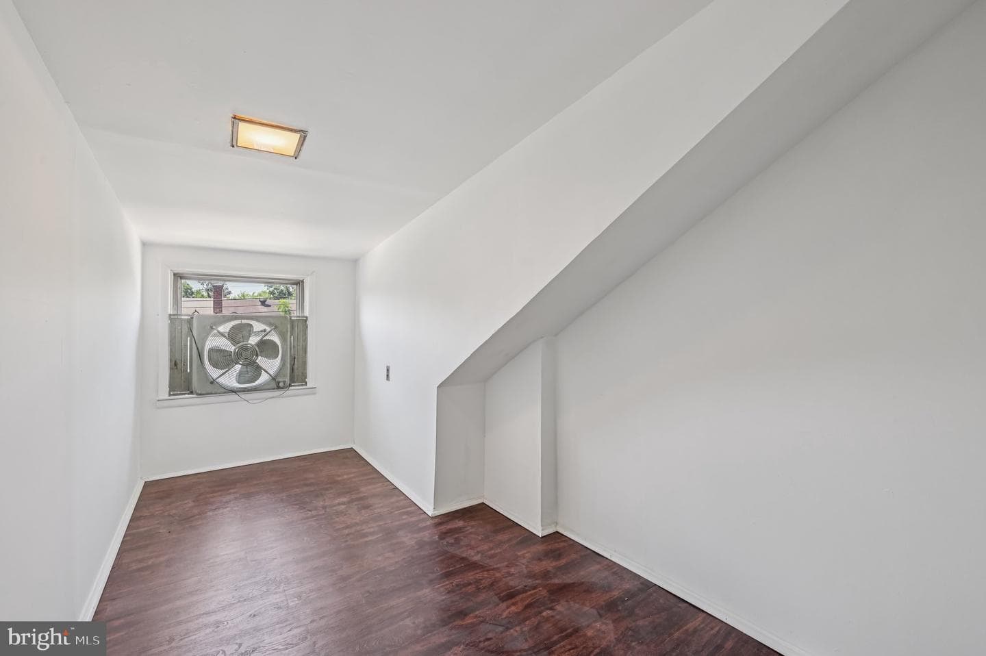 414 Avondale Road photo 26