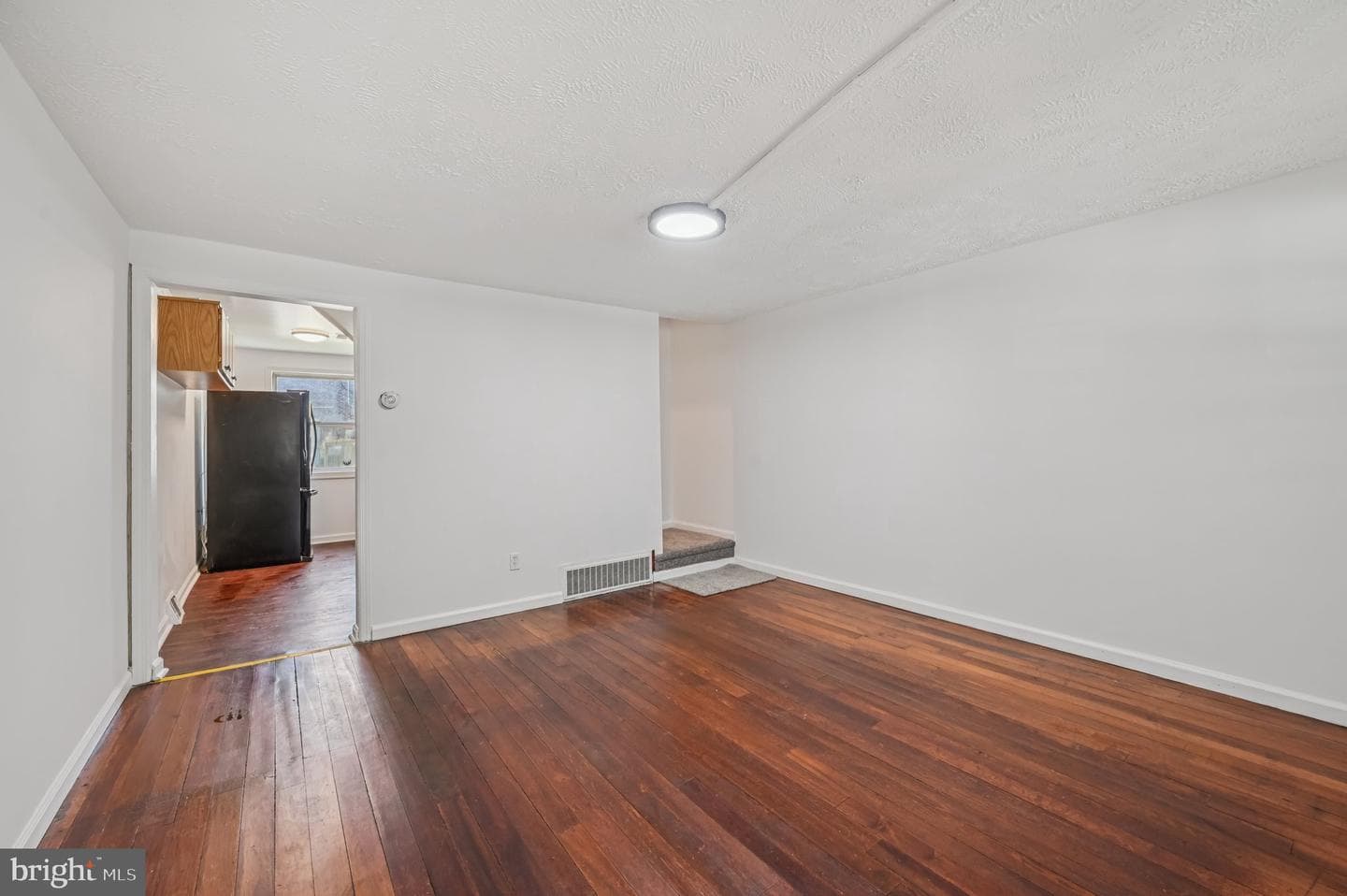 414 Avondale Road photo 8