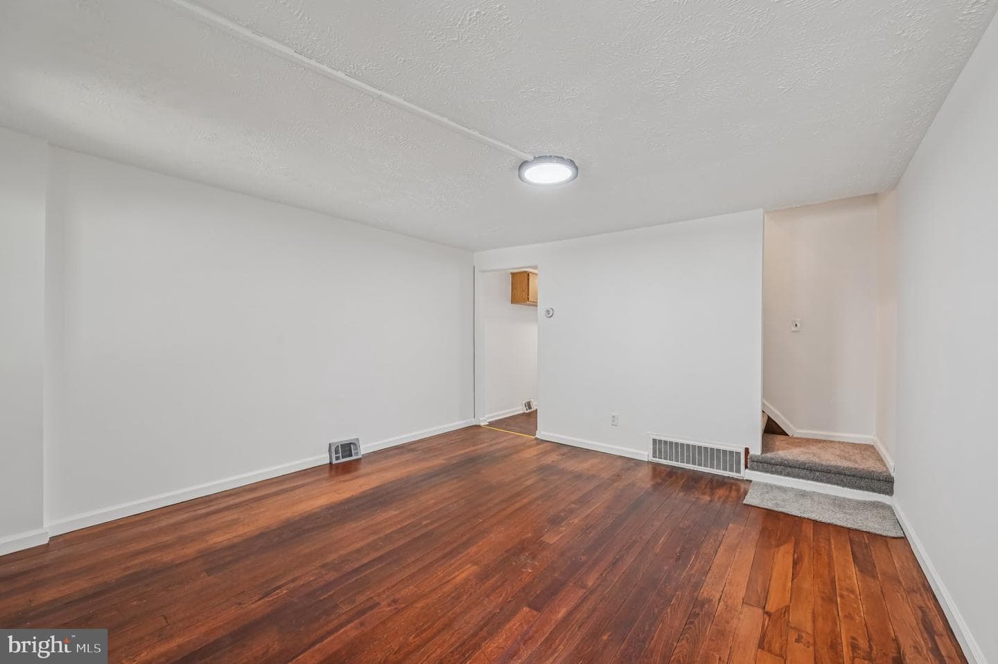 414 Avondale Road photo 9