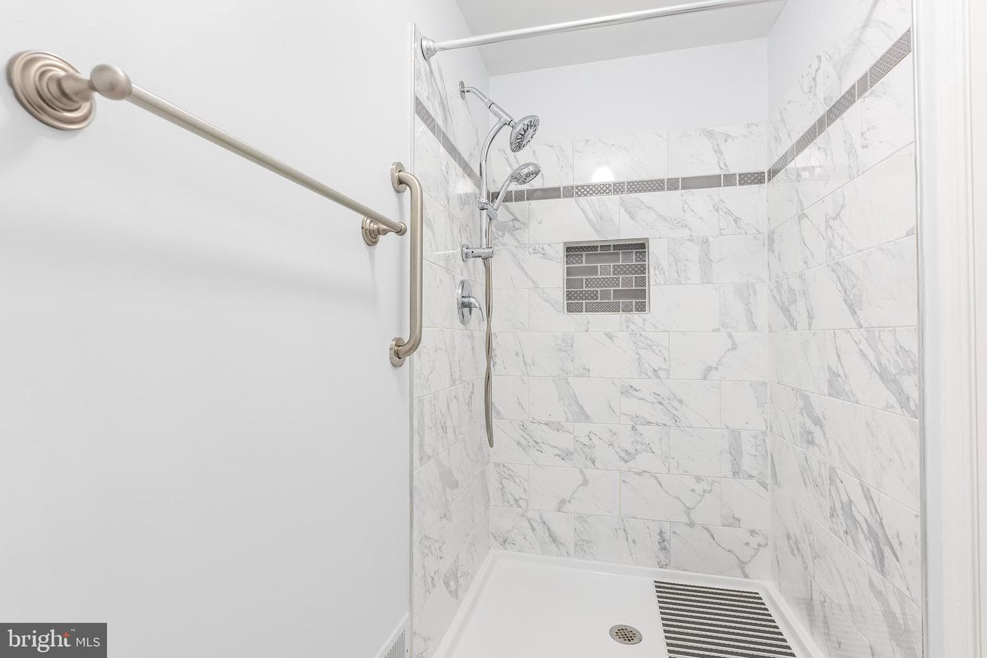 29 Battersea Bridge Court photo 18