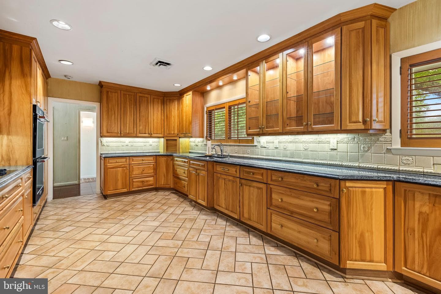 10815 Longacre Lane photo 13