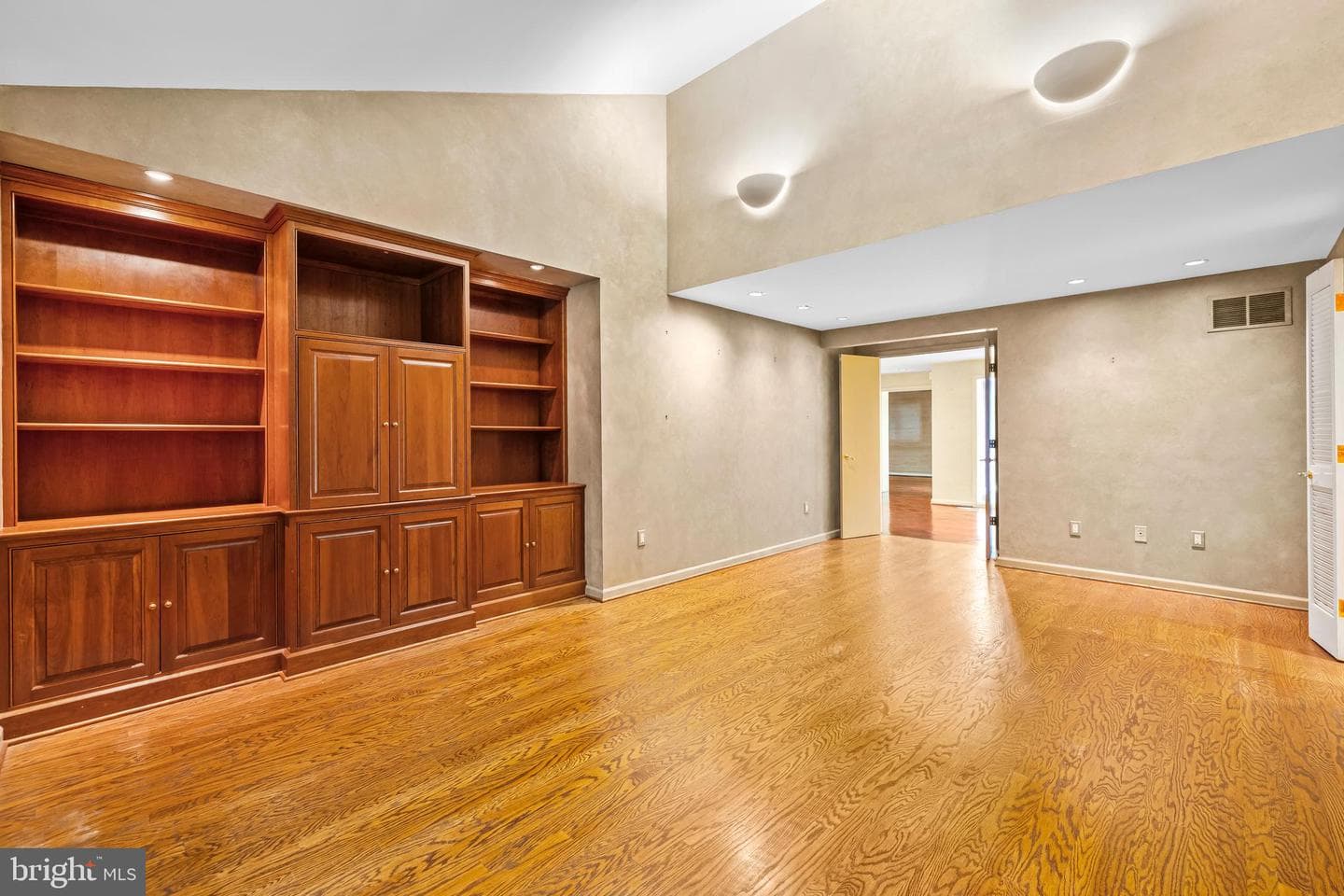 10815 Longacre Lane photo 27