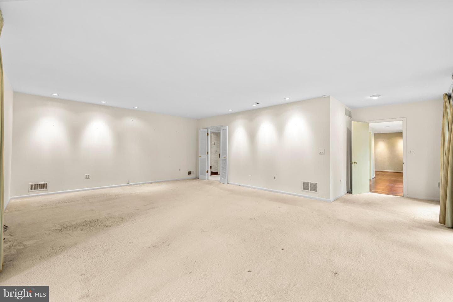 10815 Longacre Lane photo 32