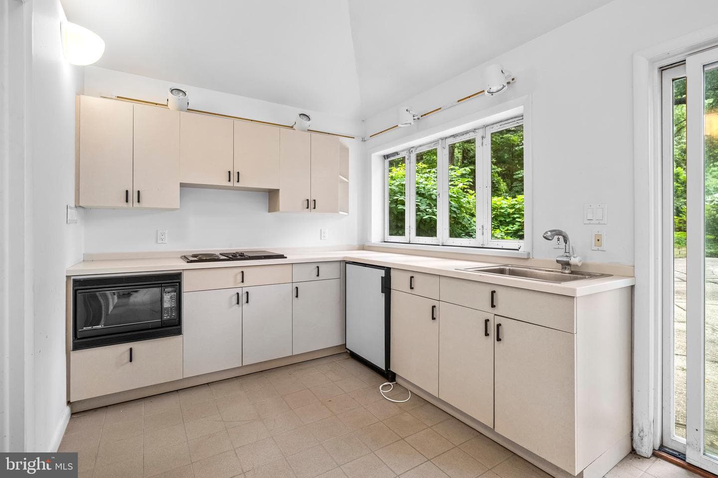 10815 Longacre Lane photo 34