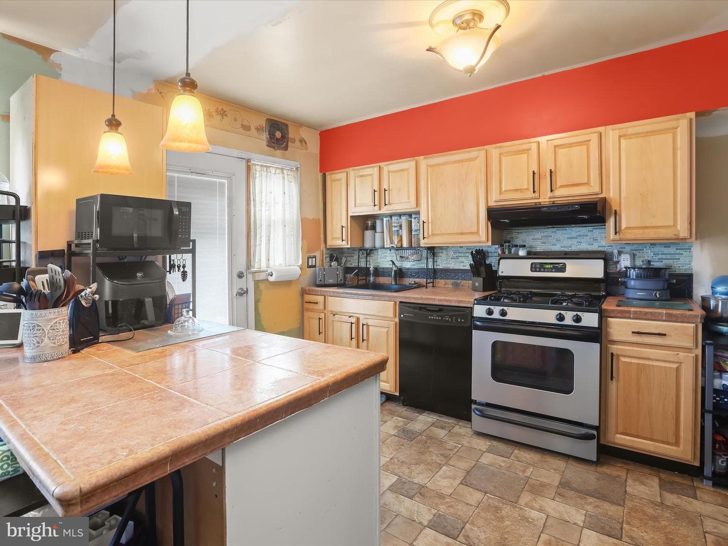 1050 Craftswood Road photo 17