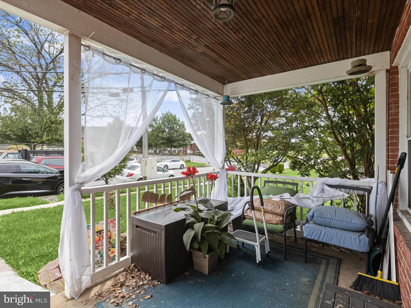 1050 Craftswood Road photo 5