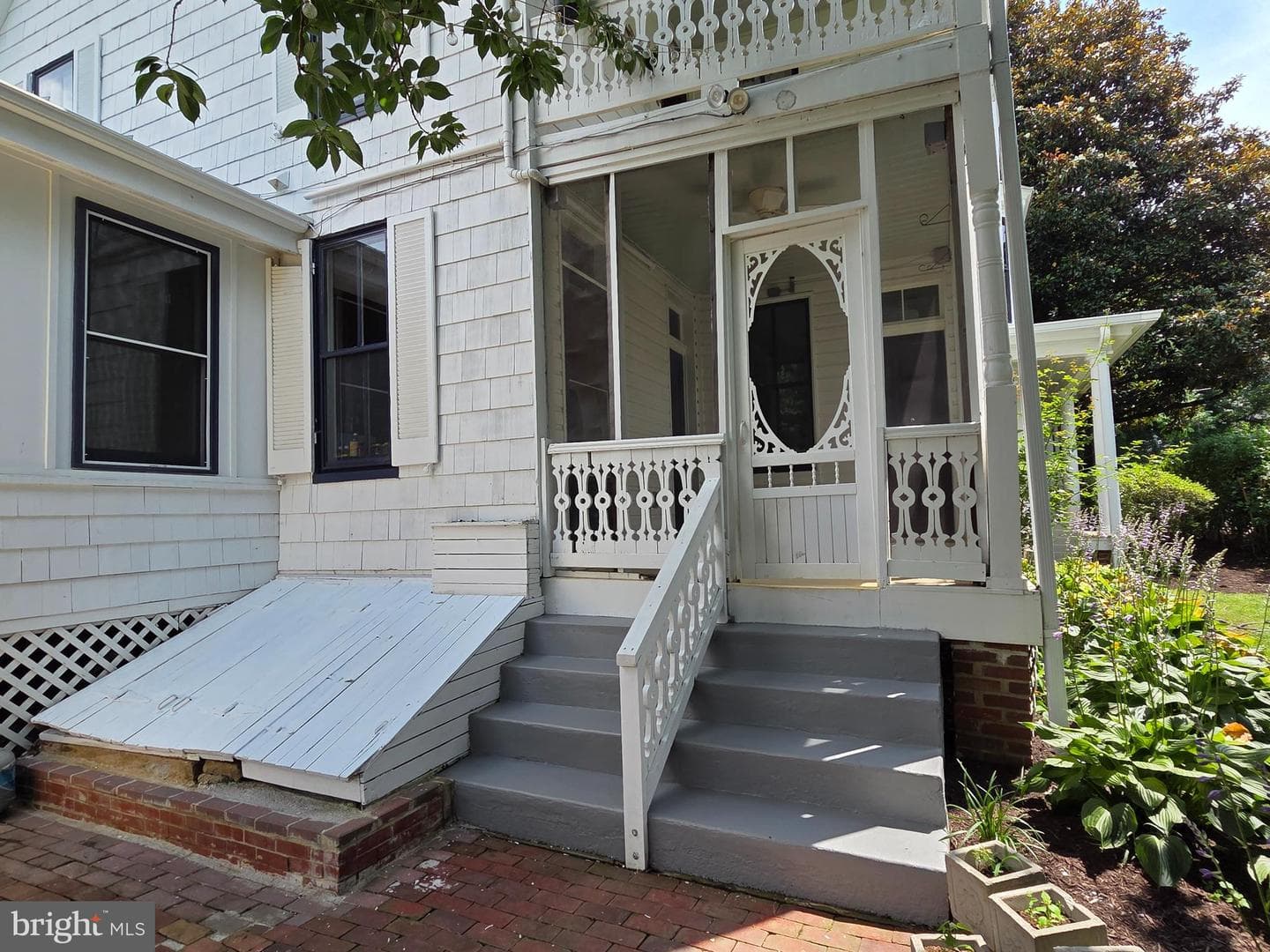 212 W Seminary Avenue photo 42