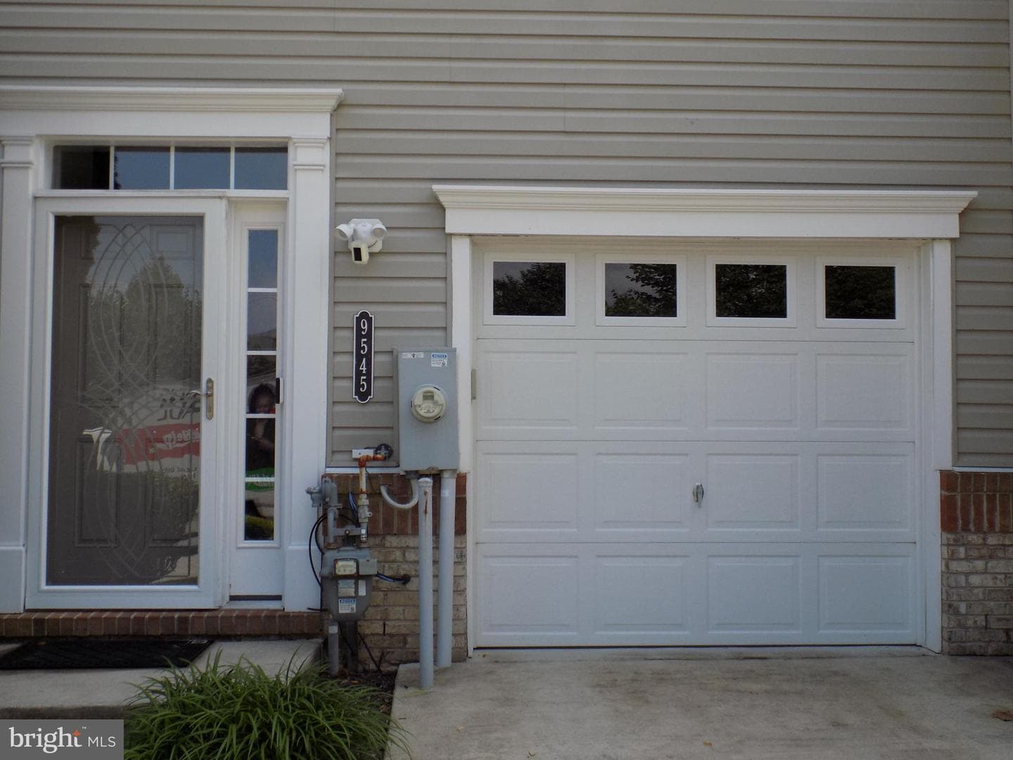 9545 Elizabeth Howe Lane photo 2
