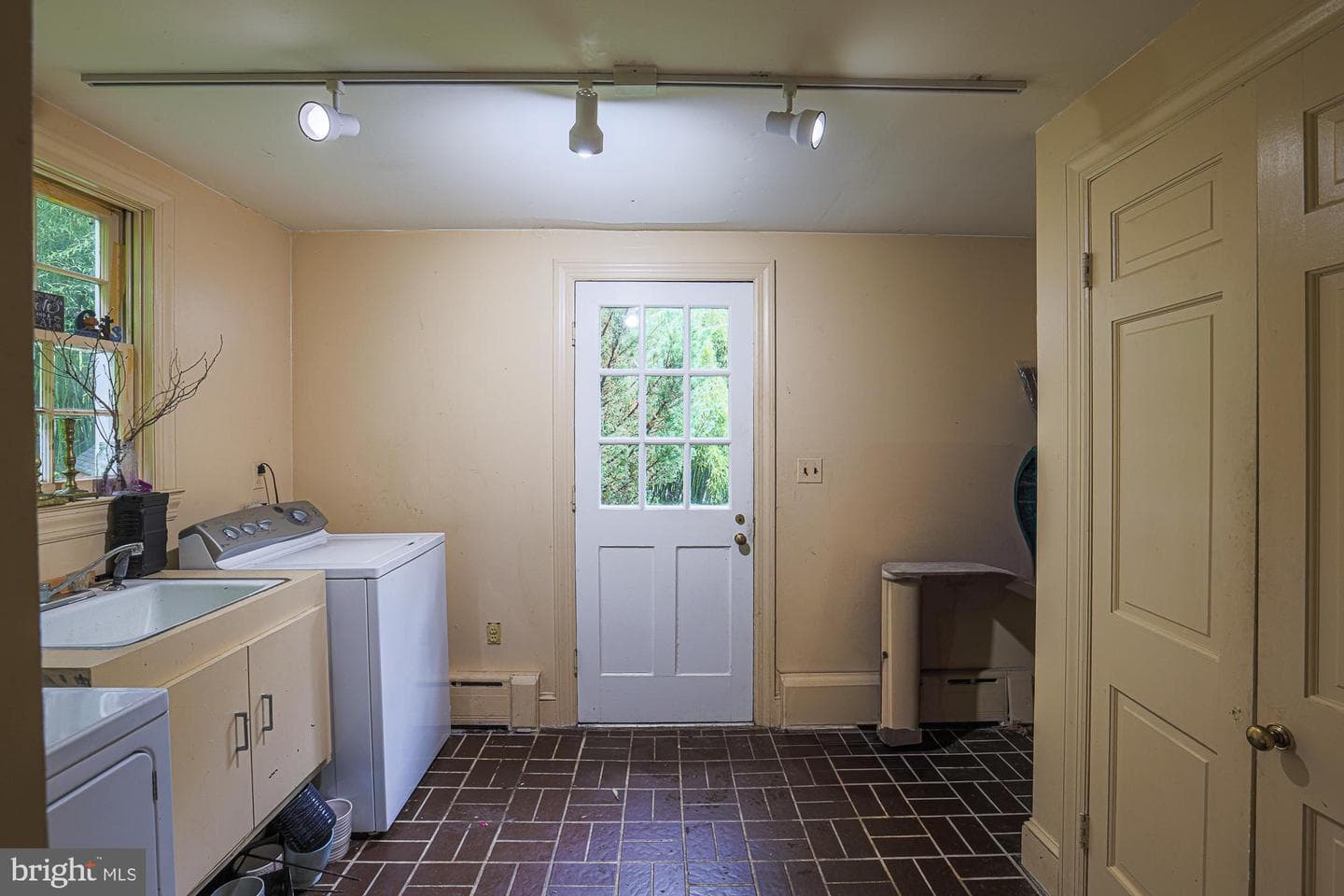 10634 Park Heights Avenue photo 16