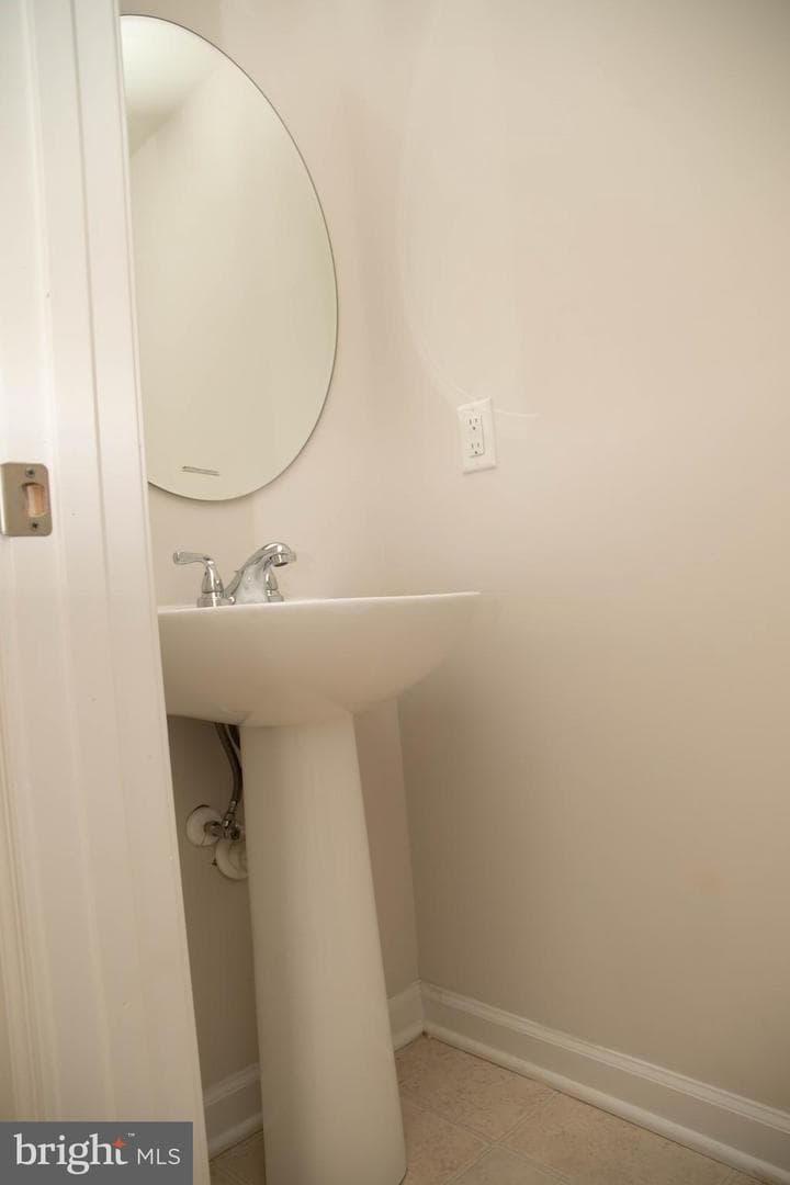 1813 Wind Gate Road photo 25