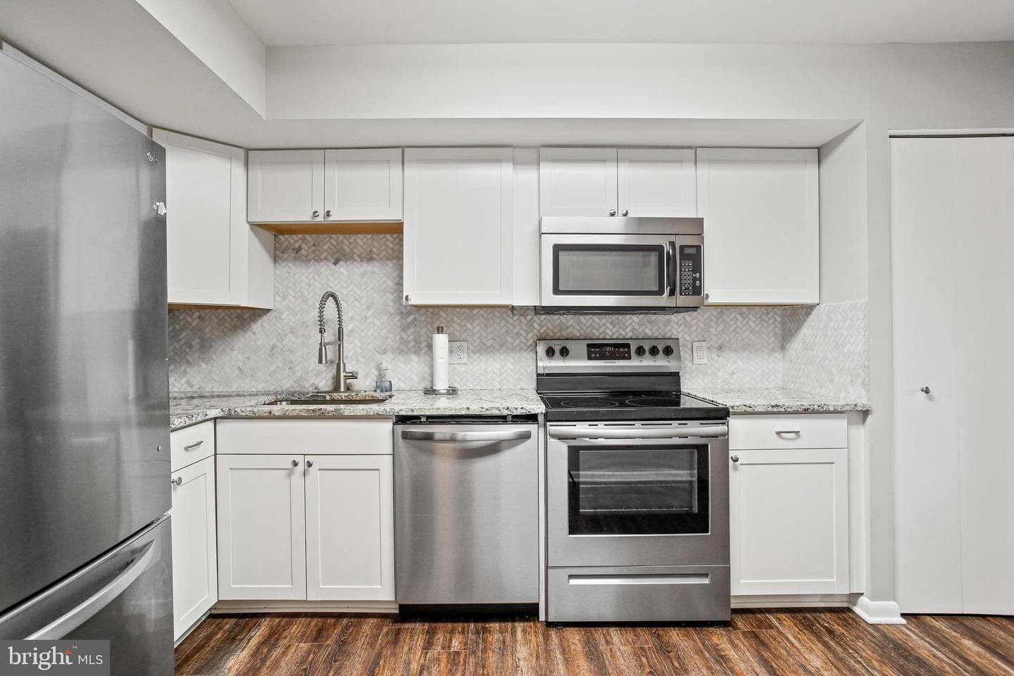 4 Candlemaker Court #301 photo 3