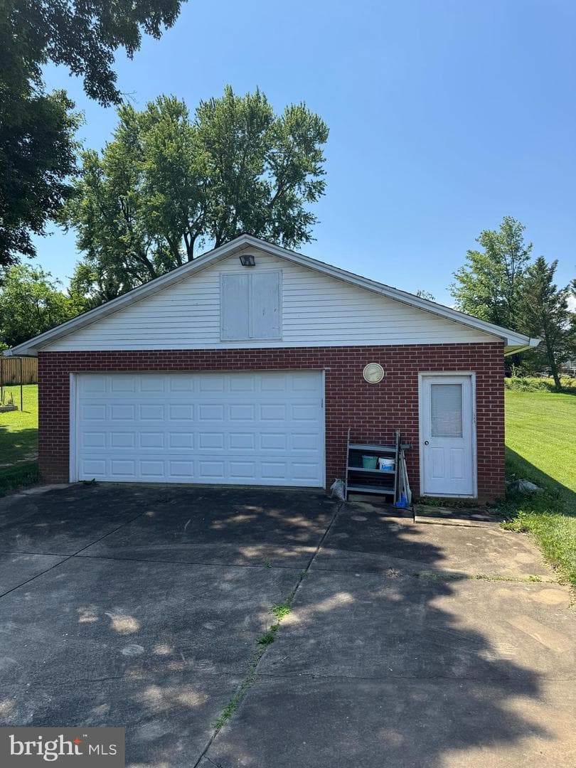 4123 Baker Lane photo 2