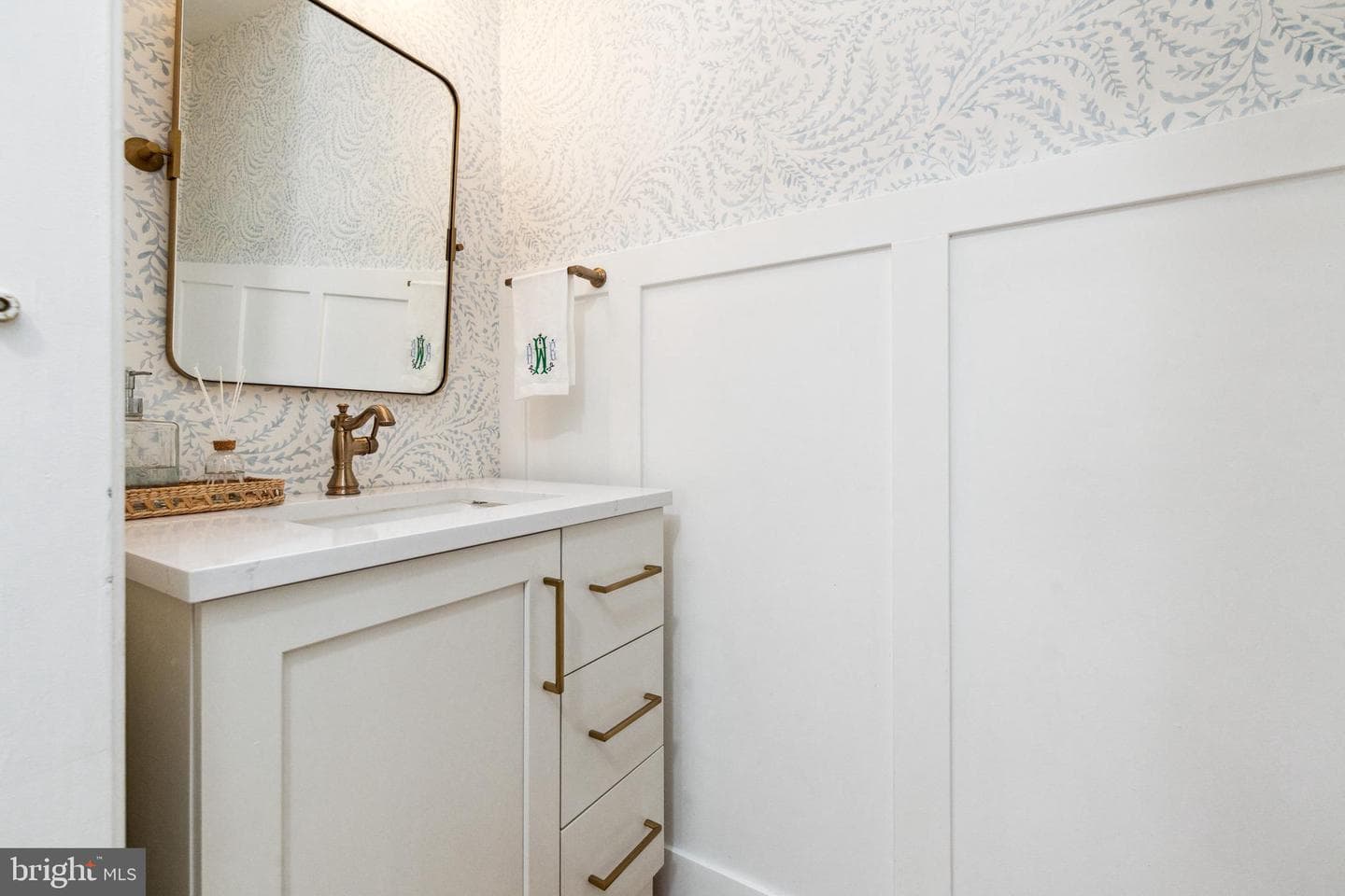 510 Sussex Road photo 18