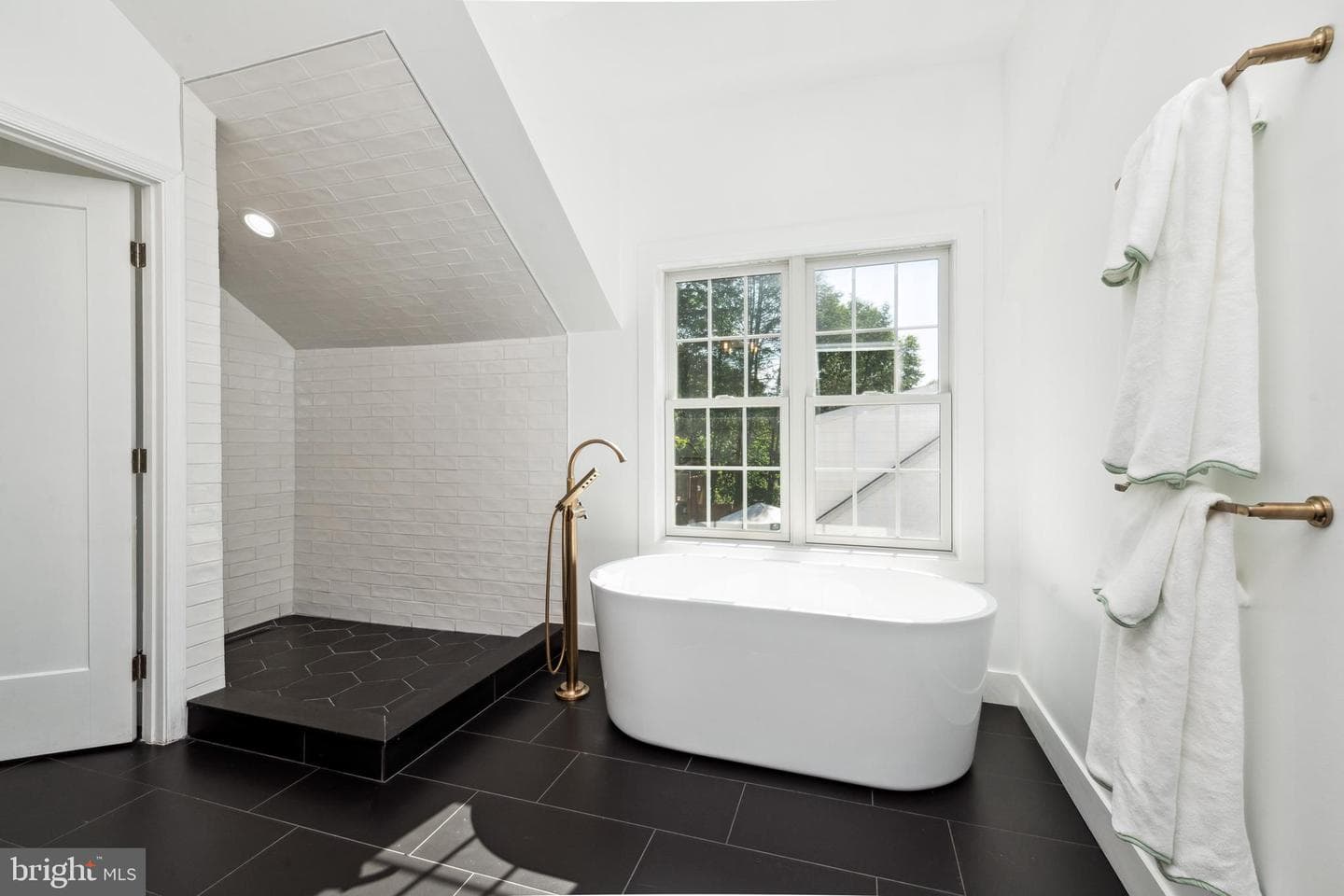 510 Sussex Road photo 26