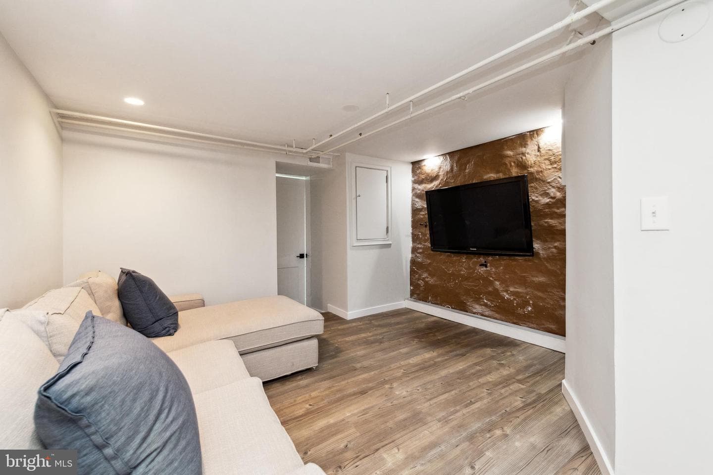 510 Sussex Road photo 36