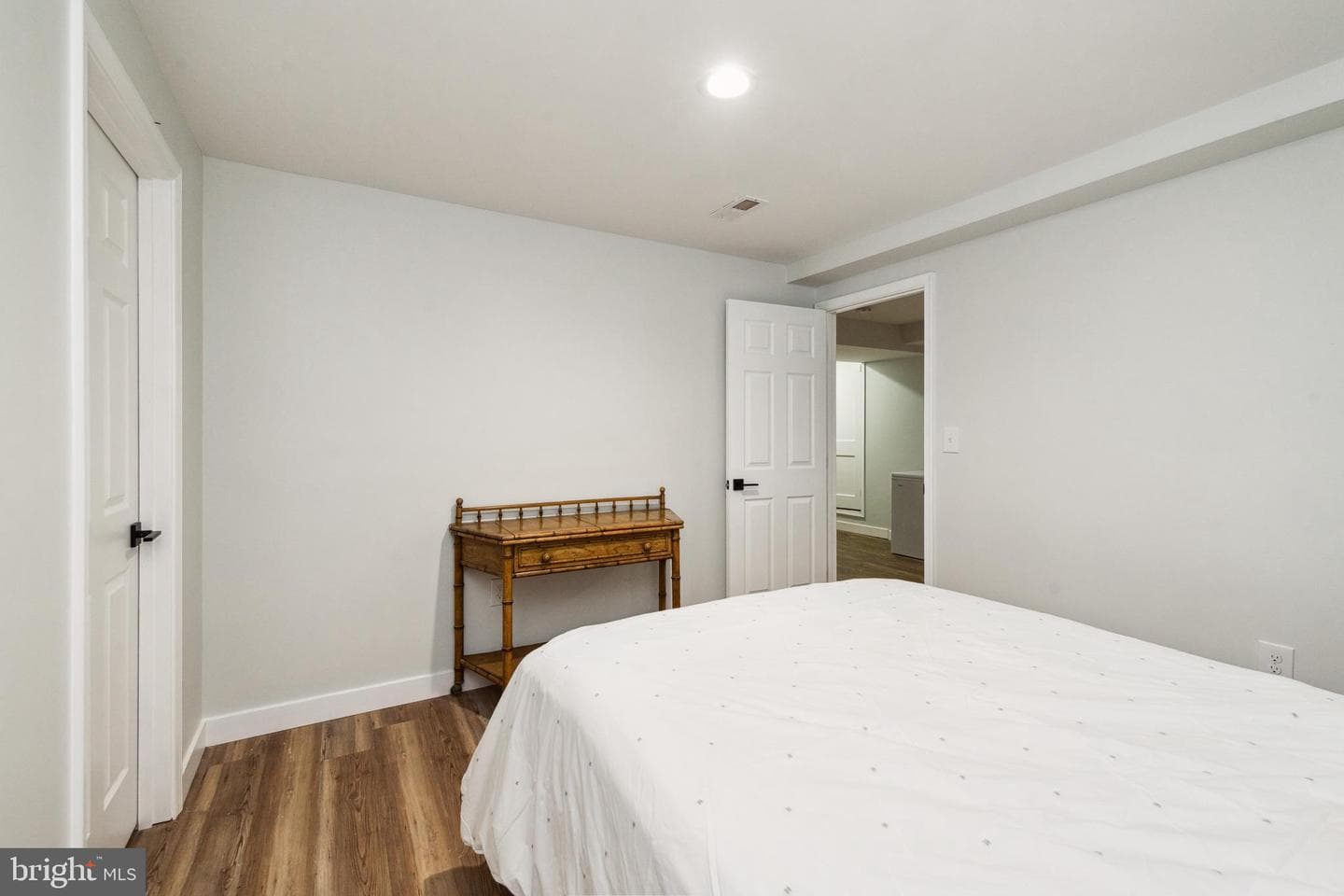 510 Sussex Road photo 42