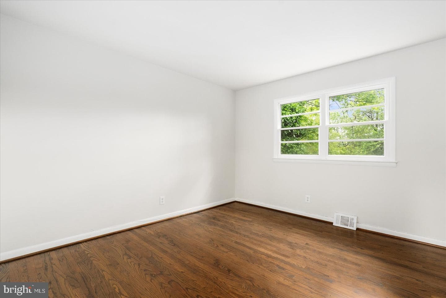 8511 Valleyfield Road photo 27