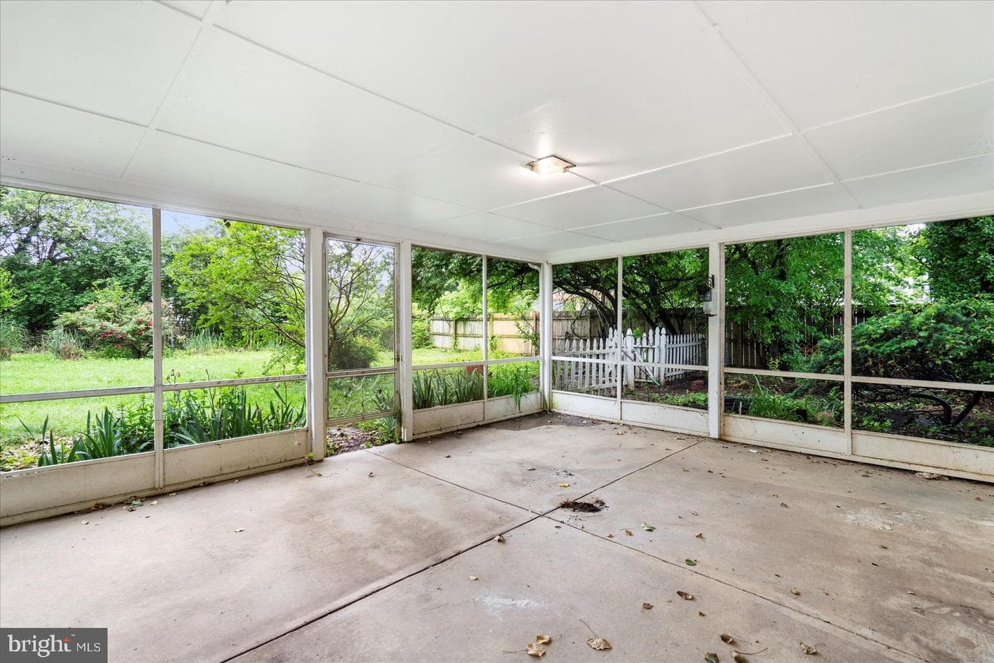 8511 Valleyfield Road photo 41