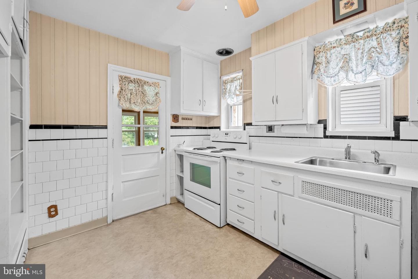 816 Ridgeleigh Road photo 11