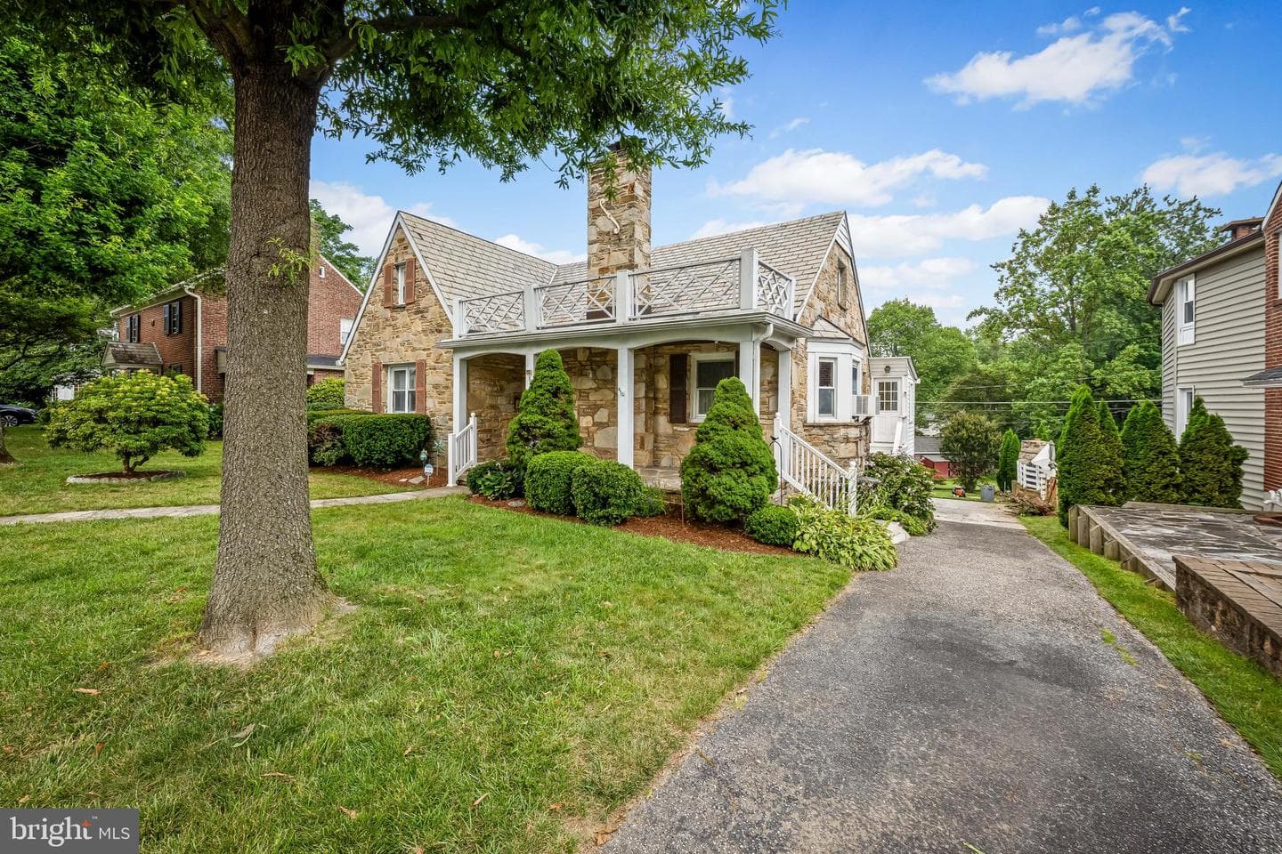 816 Ridgeleigh Road photo 2