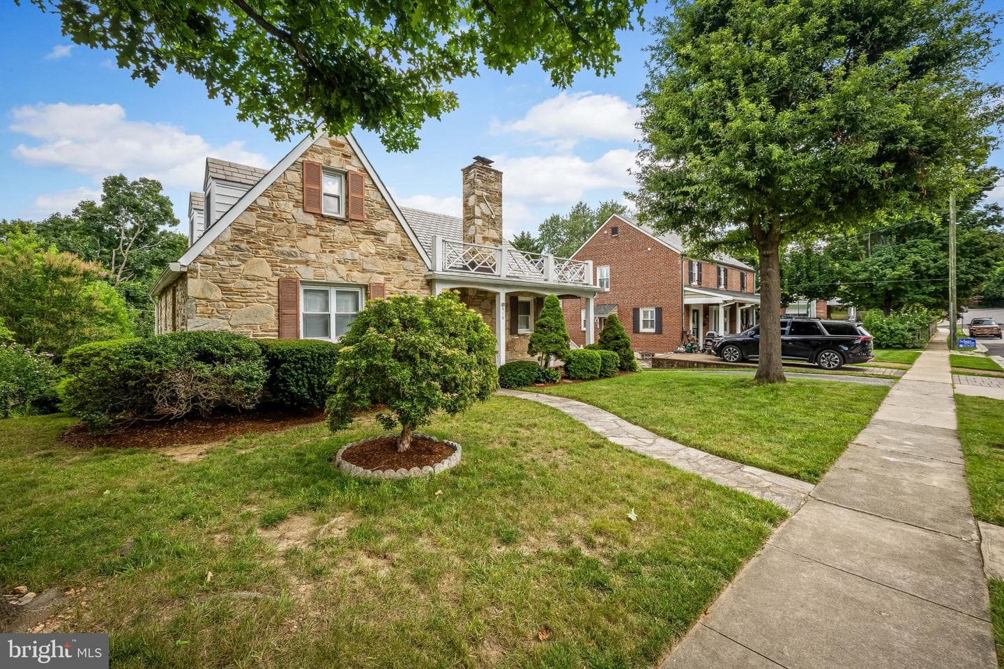 816 Ridgeleigh Road photo 3
