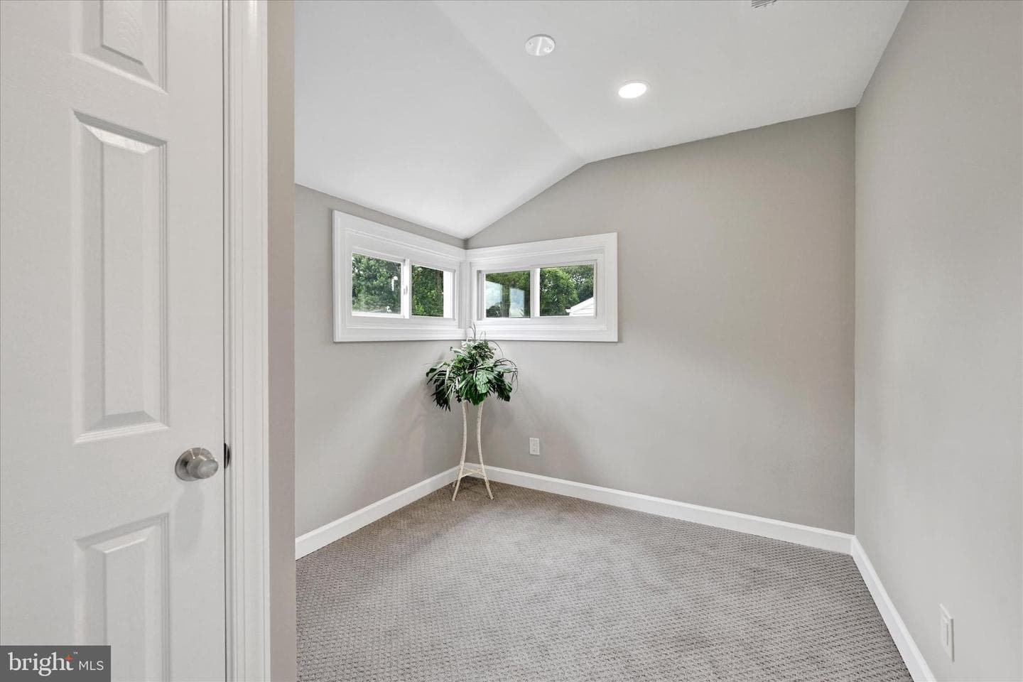 1205 Locust Avenue photo 12