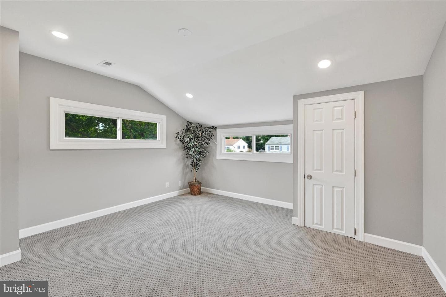 1205 Locust Avenue photo 13