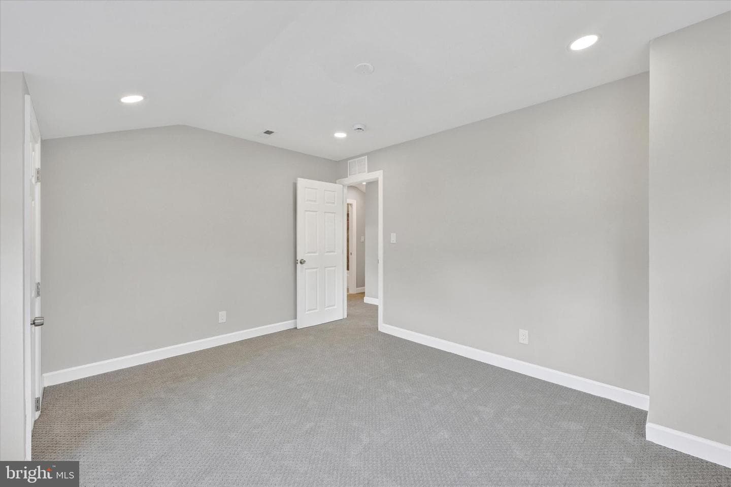1205 Locust Avenue photo 14
