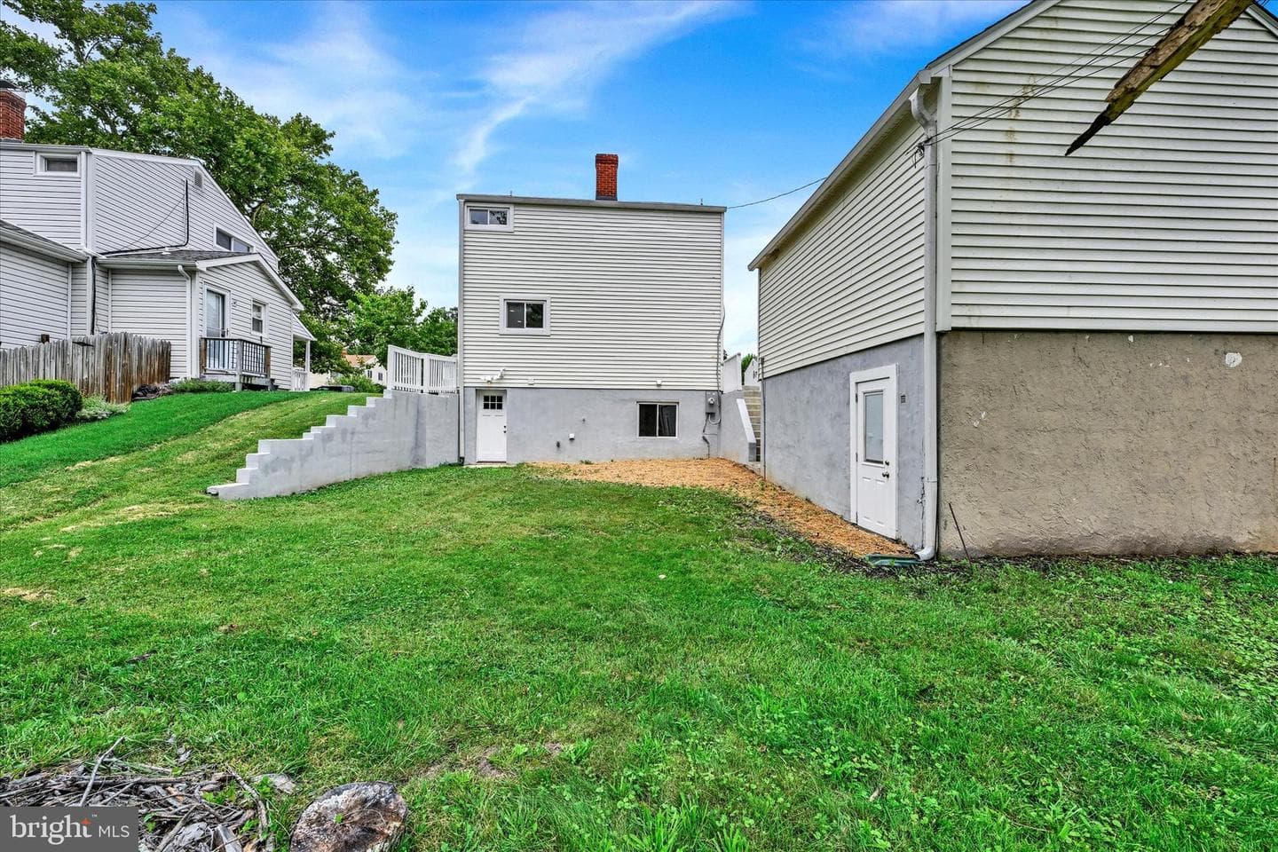 1205 Locust Avenue photo 26