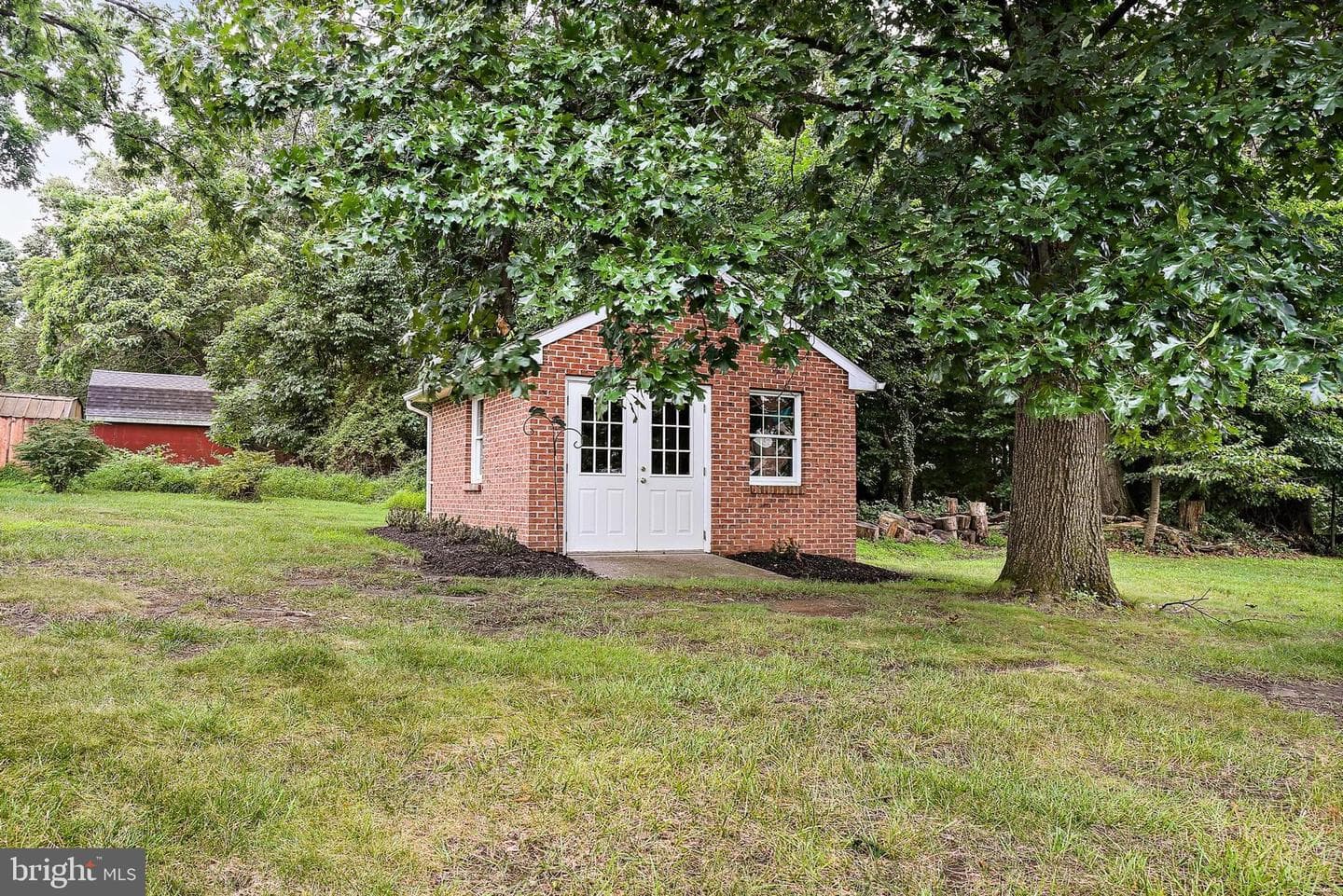 2111 Stonewall Road photo 56