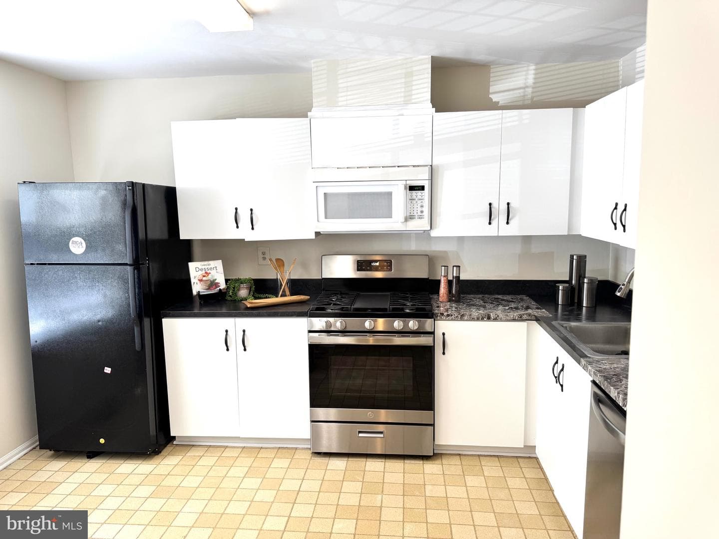 7252 Brookfalls Terrace photo 6