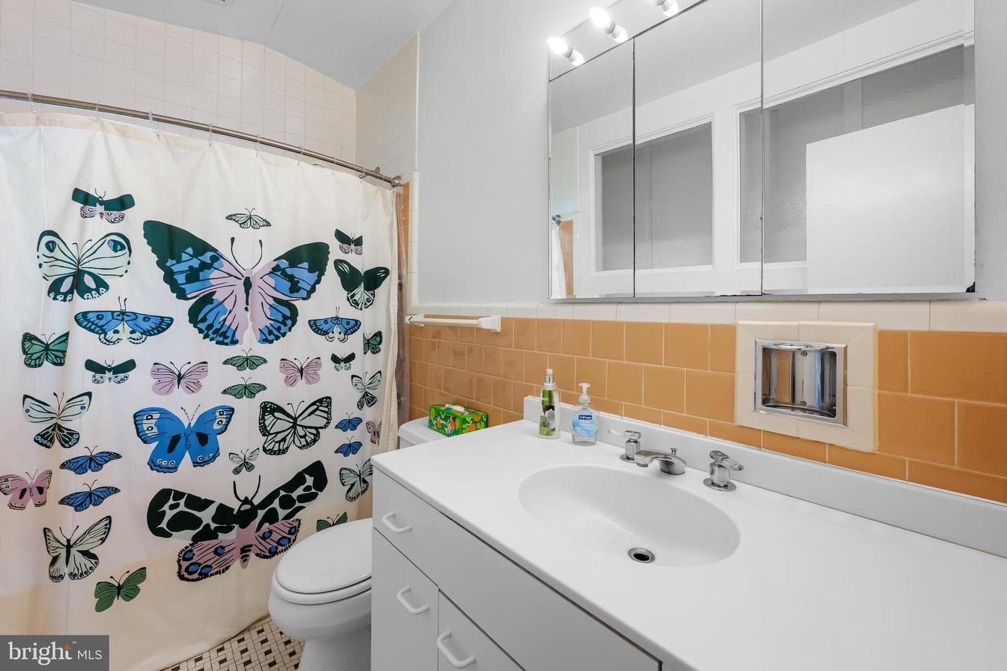 6711 Laurelwood Avenue photo 28