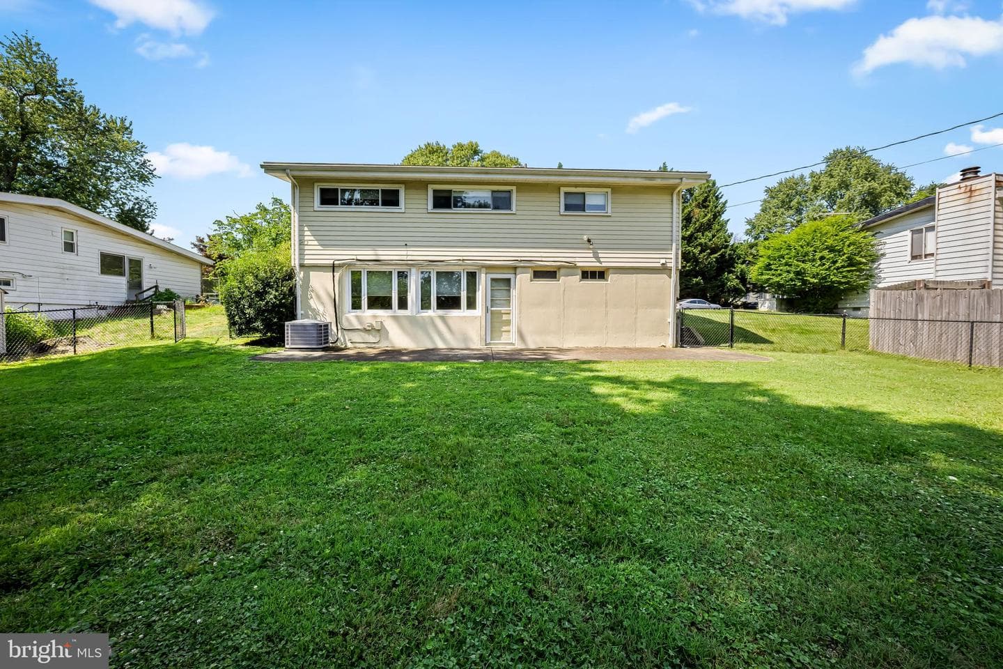 6711 Laurelwood Avenue photo 7